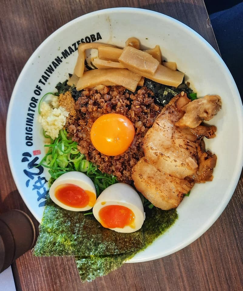Ramen ‘Taiwan mazesoba’ w Nagoji.