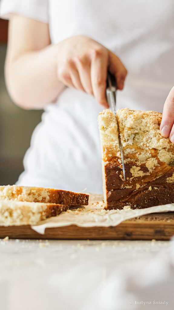 dlaczego pieczywo jest czerstwe jak kroić chleb