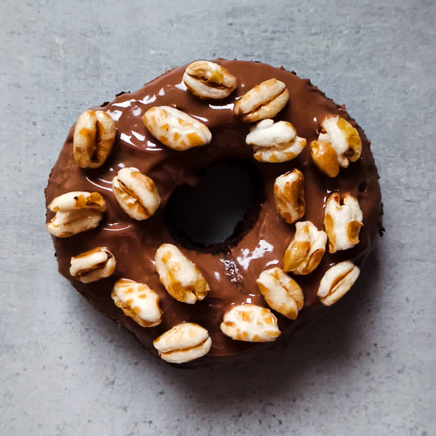 oponki serowe kolorowy donut z czekoladą i kangusem