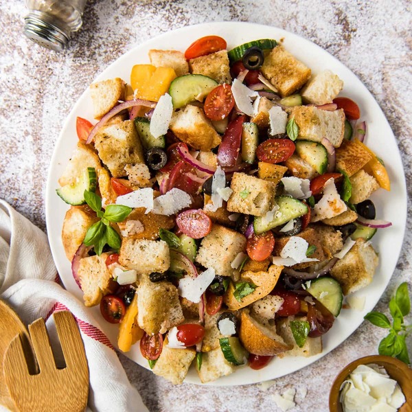 włoska sałatka panzanella co zrobić z czerstwym chlebem jak zużyć stary chleb