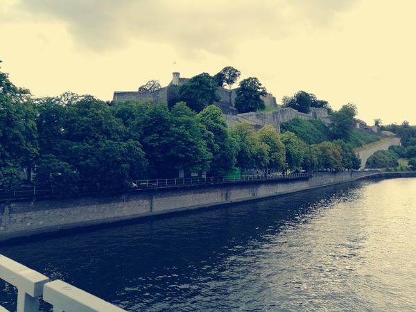 namur belgia skąd pochodzą frtki