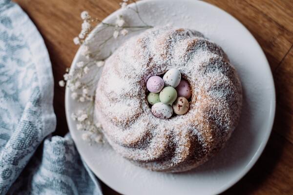 babka wielkanocna jedzenie na wielkanoc