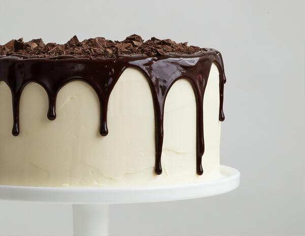 ganache z ciemnej czekolady tort dripp