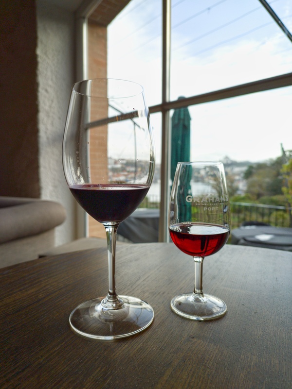 jak pić wino porto kieliszek na wino porto
