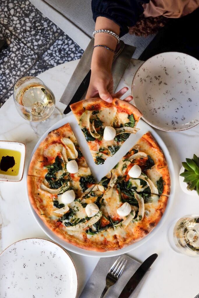 pizza z grzybami ciekawy przepis na chleb grzybowy