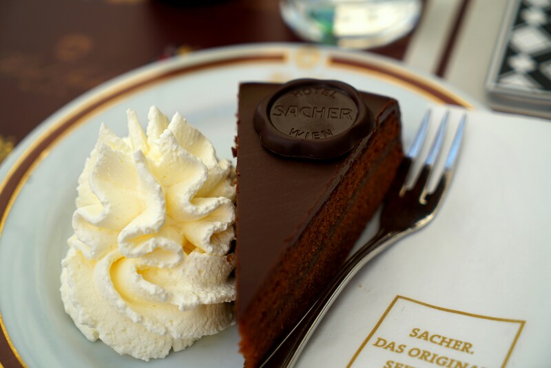 tort sachera wiedeń Sacher-Torte klasyki wiedeńskie wiedeńska uczta