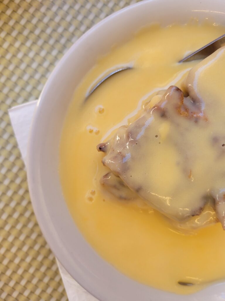 brytyjskie puddingi na śniadanie bread & butter pudding
